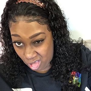 Meet your Posher, Candis